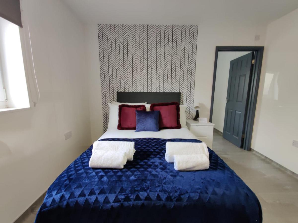 Double Ensuite Rooms Swansea Exterior photo