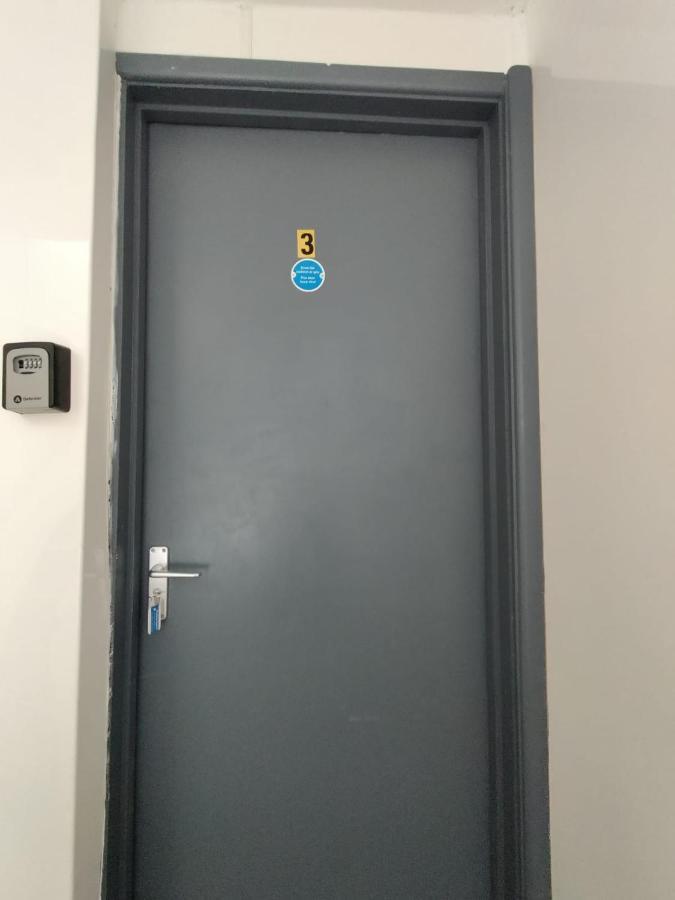Double Ensuite Rooms Swansea Exterior photo