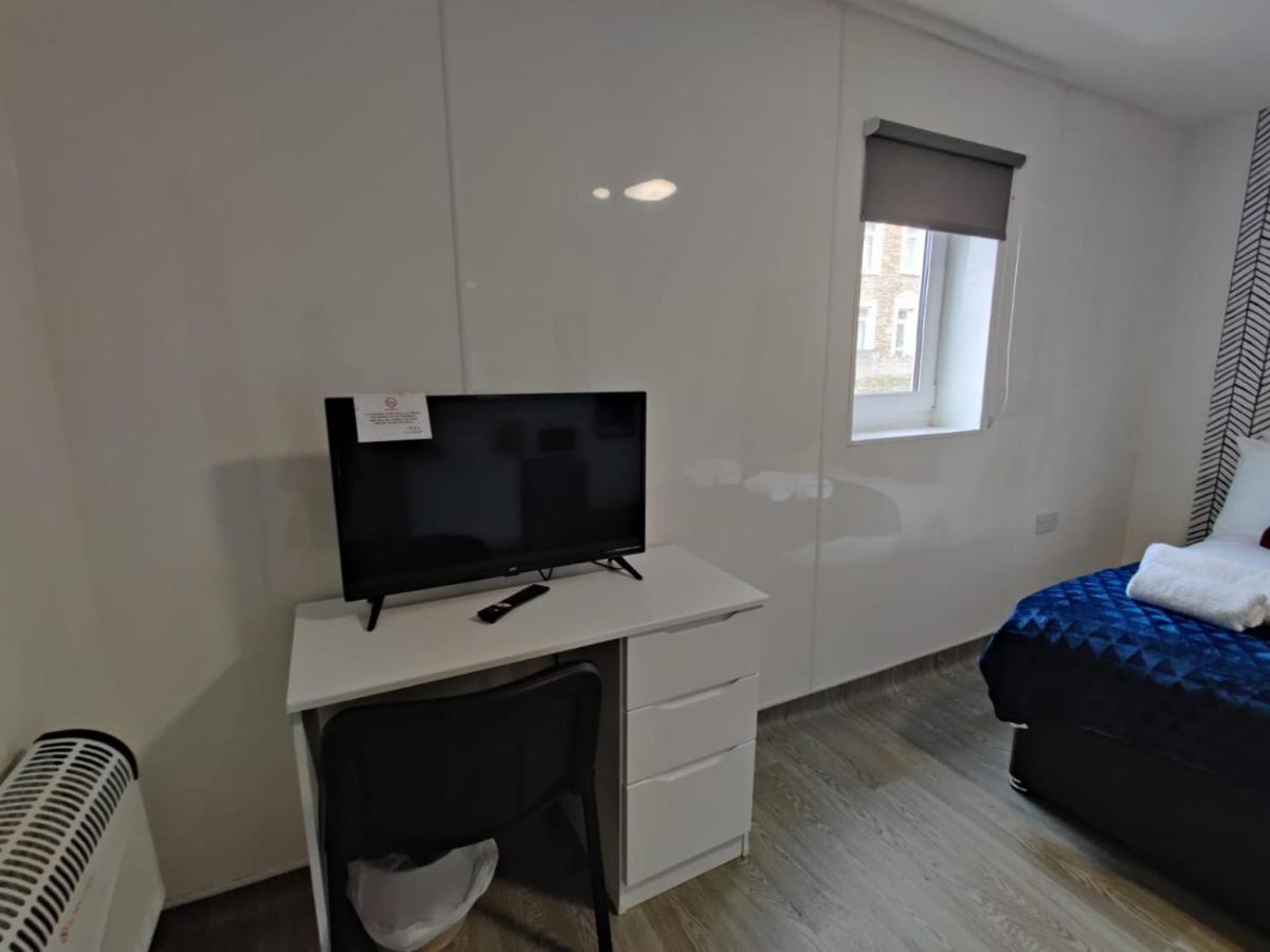 Double Ensuite Rooms Swansea Exterior photo