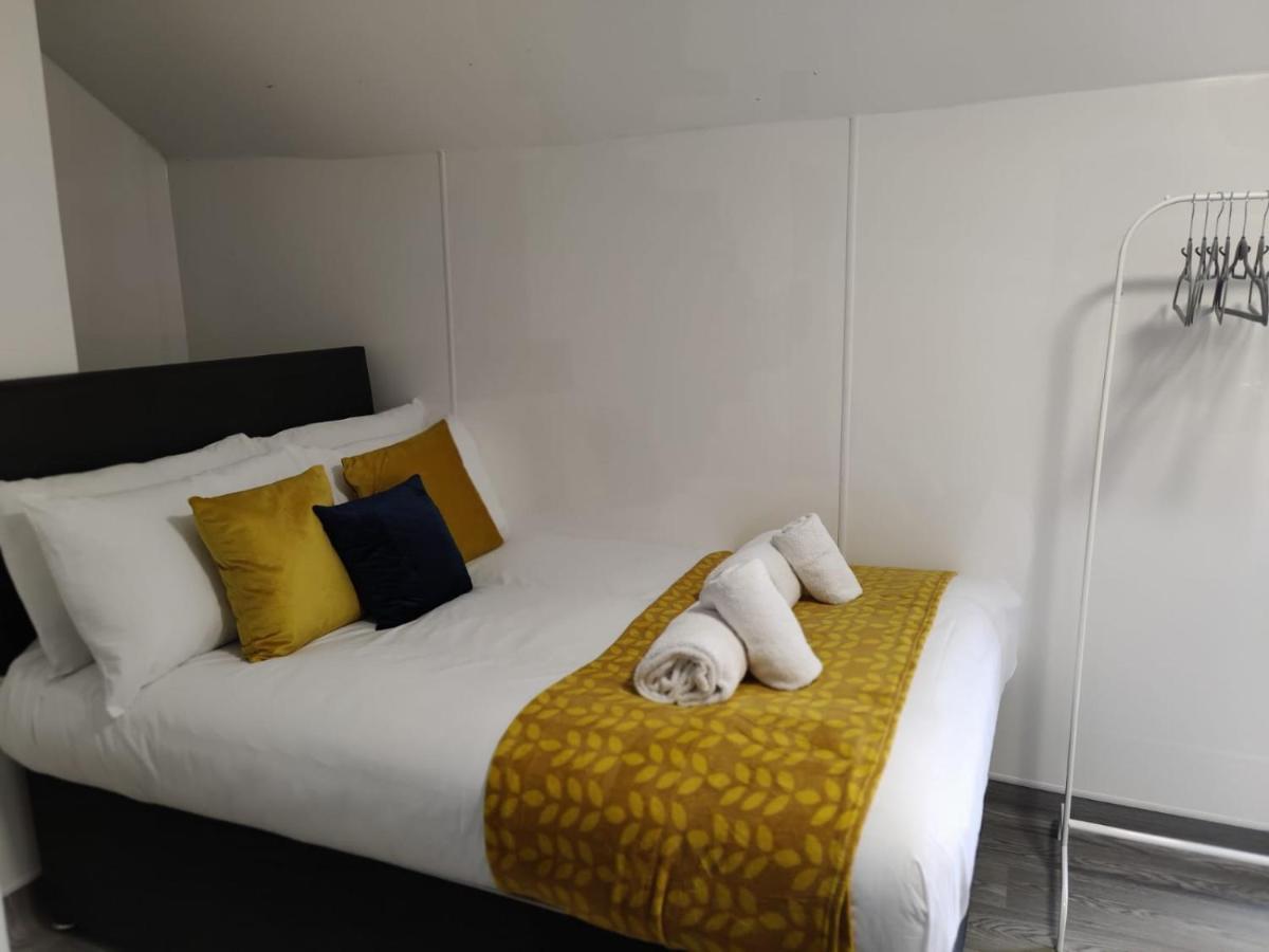Double Ensuite Rooms Swansea Exterior photo