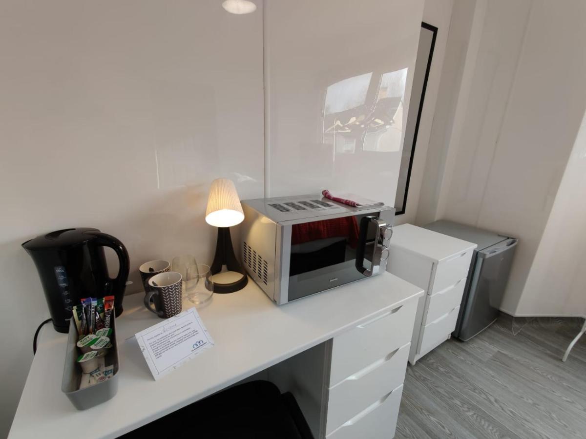 Double Ensuite Rooms Swansea Exterior photo
